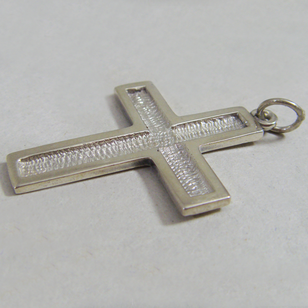 (p1129)Solid silver cross.